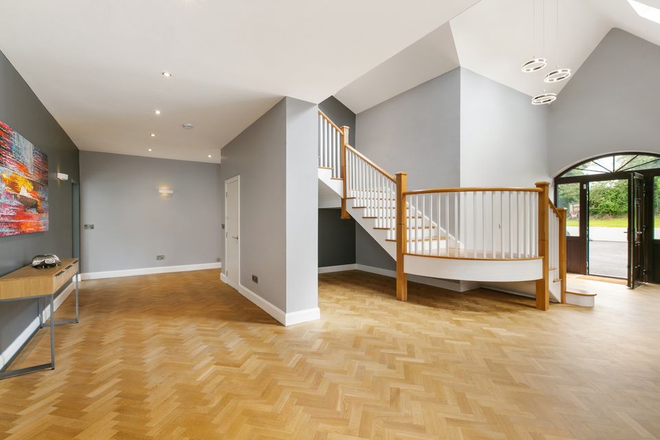 The unusually spacious hall at Tinnacouse